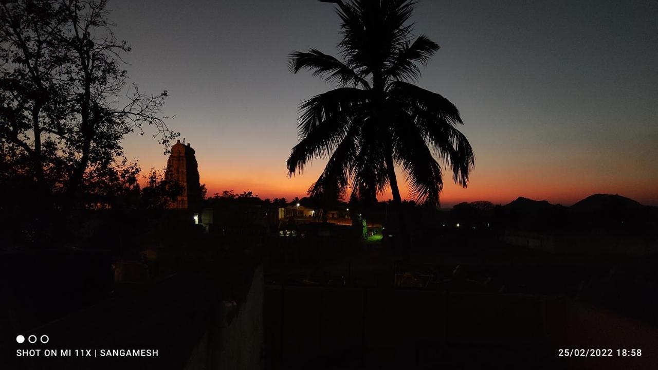 Temple View Guest House Hampi Kültér fotó