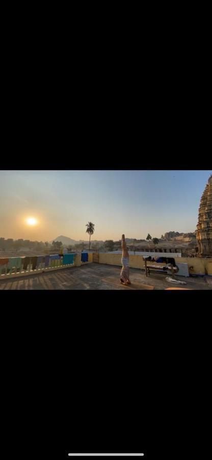 Temple View Guest House Hampi Kültér fotó